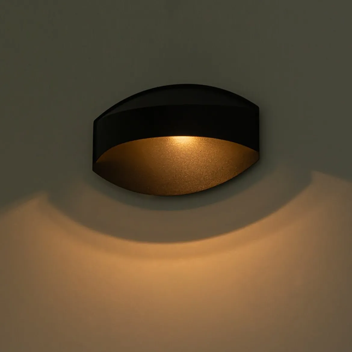 IP23 Black Flat Oval 1-Light Iron Outdoor Wall Sconce