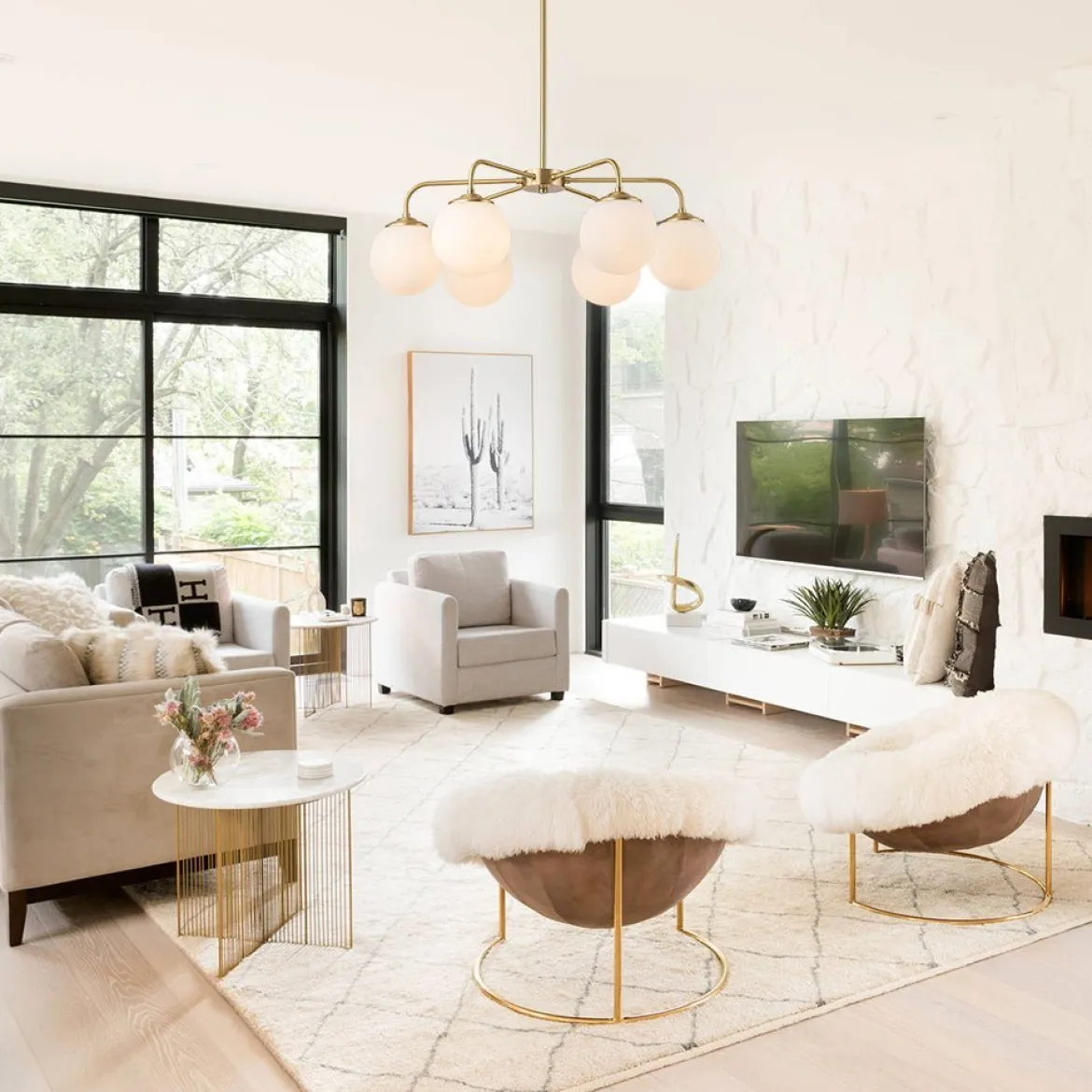 (OpenBox) Brass 6-Light Milky White Globe Round Chandelier