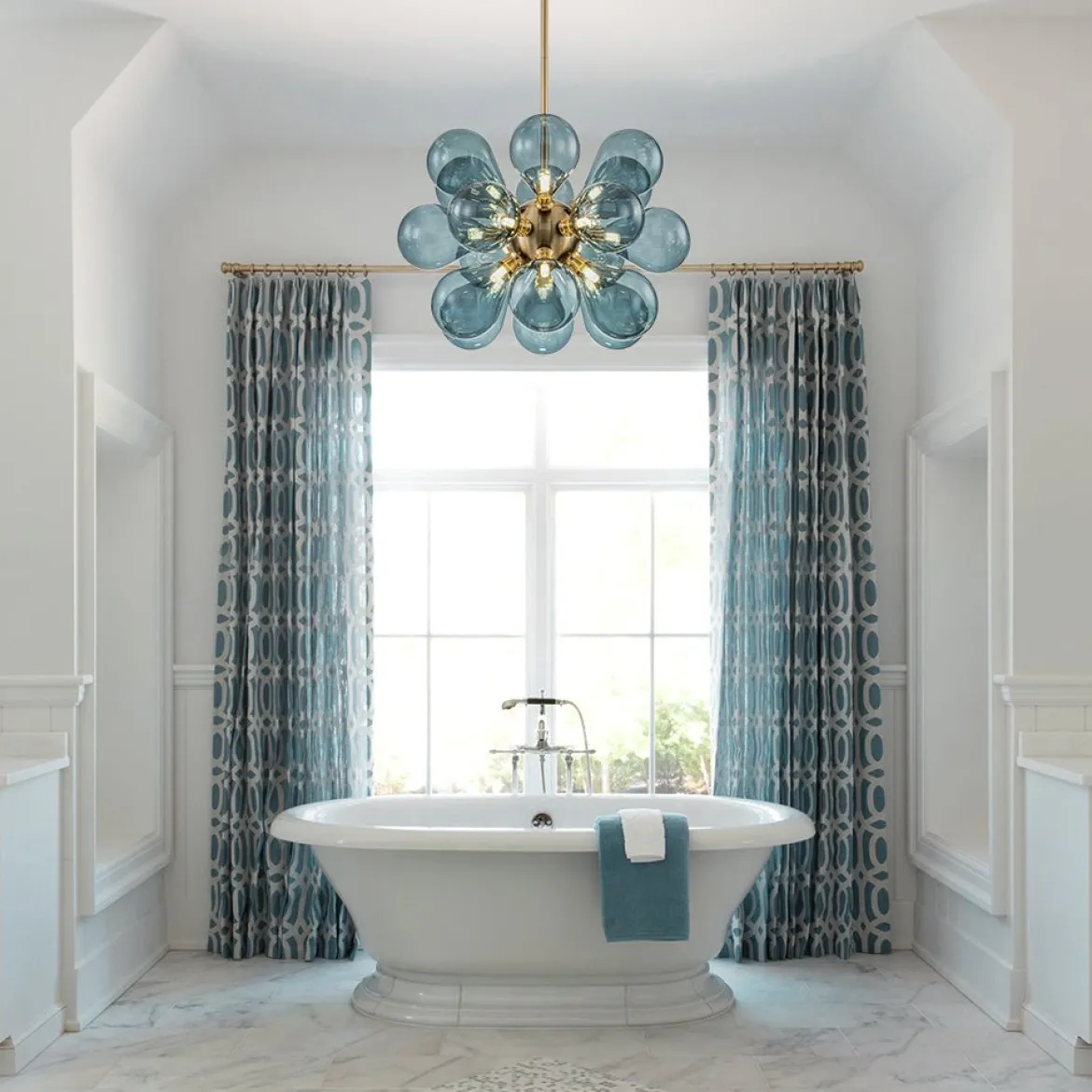 (OpenBox) Cluster Blue Glass Bubble Chandelier